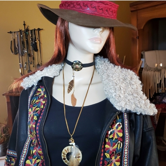New Flower Power Concho Choker - Picture 2 of 11